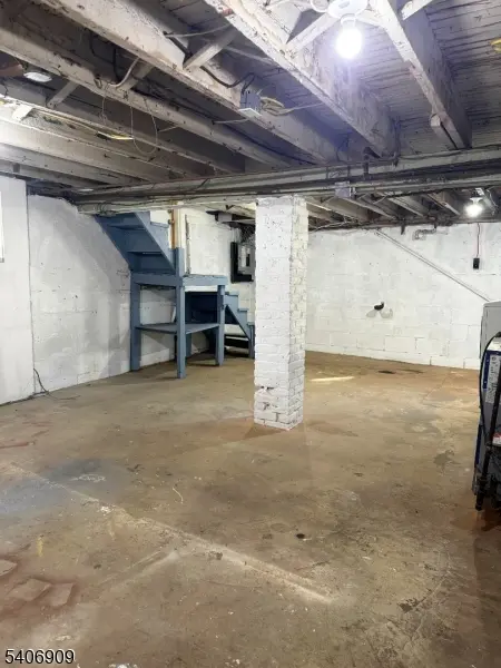 Rahway City, NJ 07065,1759 Whittier St