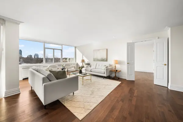 Toronto C02, ON M4V 2J6,500 Avenue RD #807