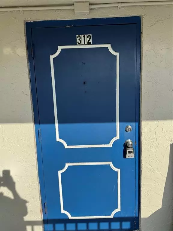 Coral Springs, FL 33065,2960 Riverside Dr #312