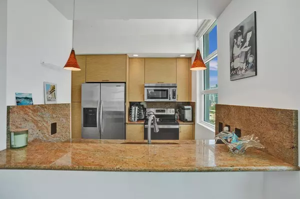 Fort Lauderdale, FL 33301,315 NE 3rd Ave #1201