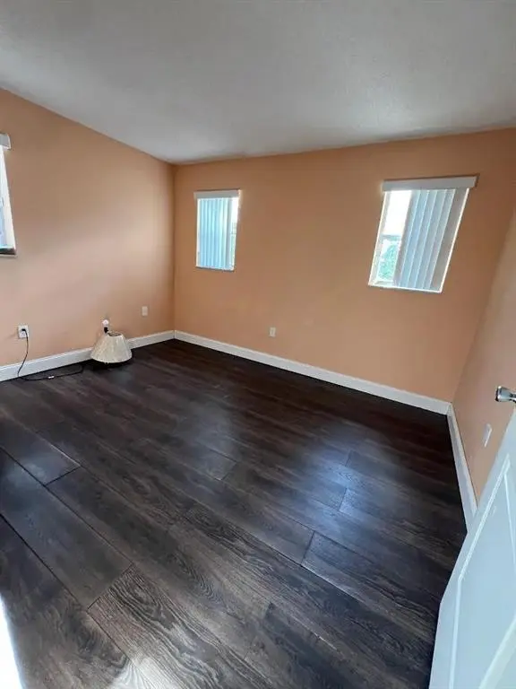 Sunrise, FL 33322,8200 sunrise lakes  blvd #212