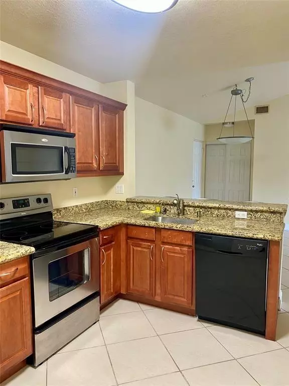 Coral Springs, FL 33067,5701 Riverside Dr #302