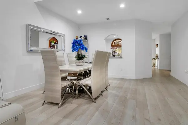 Davie, FL 33328,5095 MADISON LAKES CIRCLE E