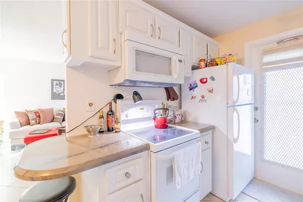 Lauderdale By The Sea, FL 33308,224 Hibiscus Ave #250