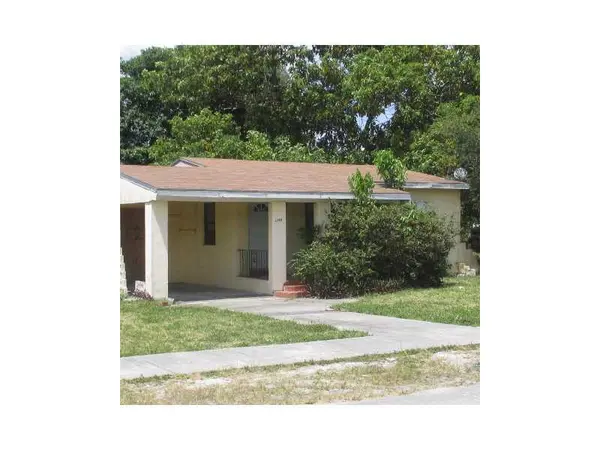 2245 NW 96TH ST, Miami, FL 33147