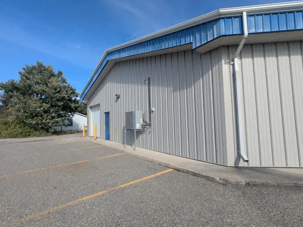 Timmins, ON P4N 3W3,1052 Riverside DR