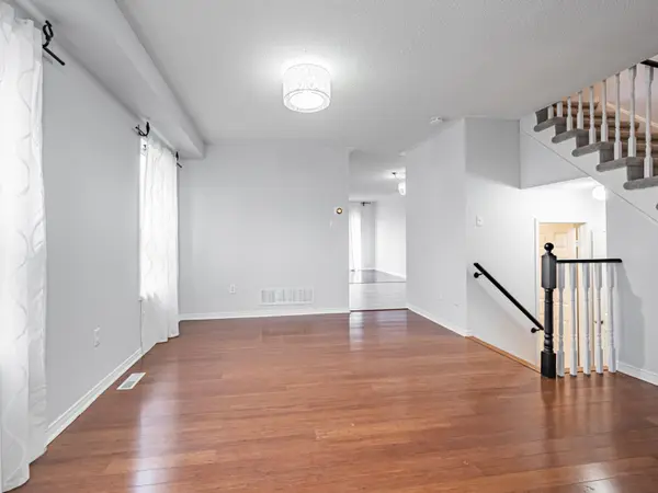 Mississauga, ON L5N 7R3,7160 Waldorf WAY