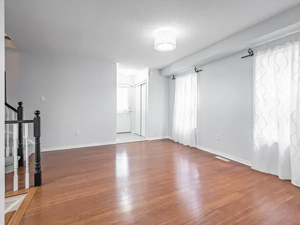 Mississauga, ON L5N 7R3,7160 Waldorf WAY