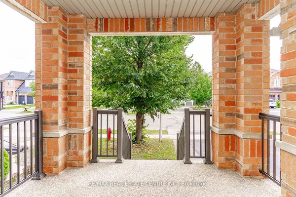 Brampton, ON L7A 3X9,107 Crown Victoria DR