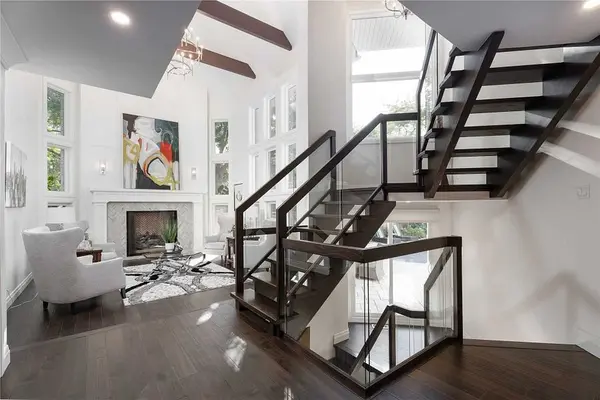 Mississauga, ON L5H 4A5,2064 Almira CT