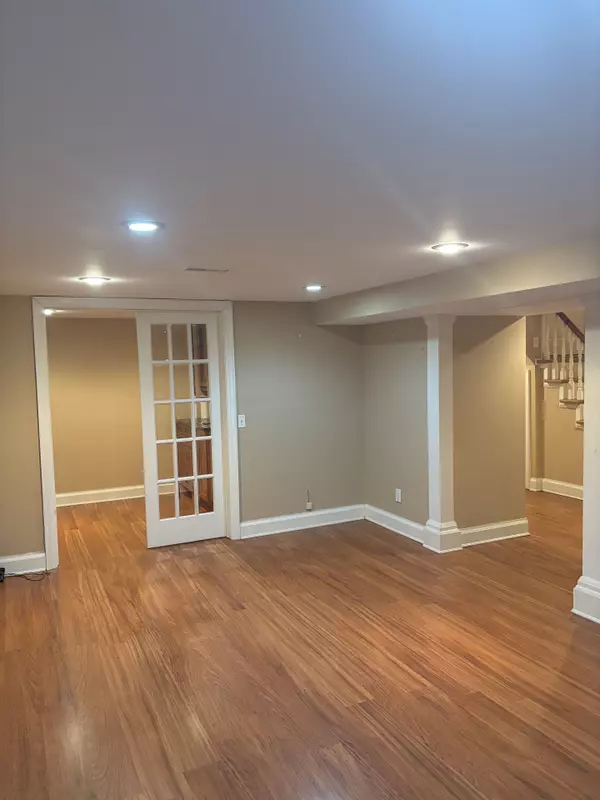 Toronto W09, ON M9R 2B4,2 Tynevale DR