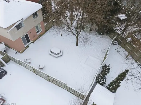 Cambridge, ON N1R 8J1,311 NORTHVIEW HEIGHTS PL