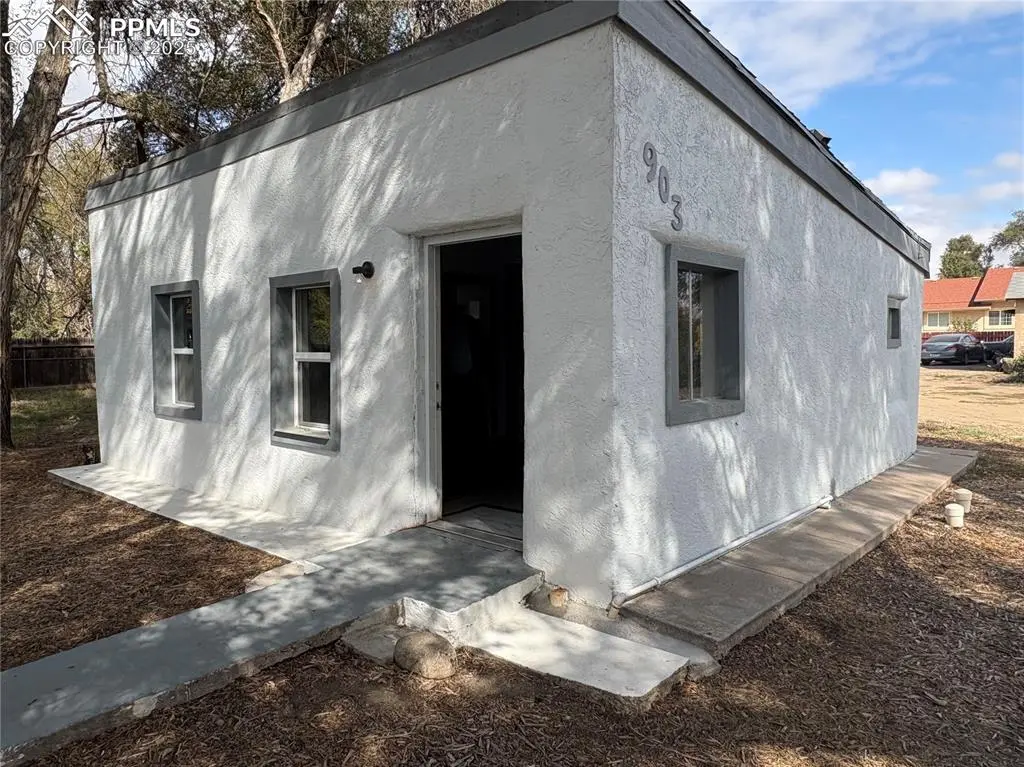 Pueblo, CO 81001,903 Catalpa ST