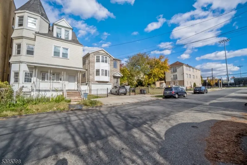 Newark City, NJ 07108,71 W Alpine St