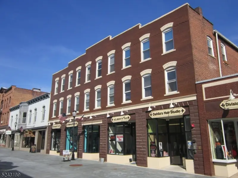 Somerville Boro, NJ 08876,17 Division St #304