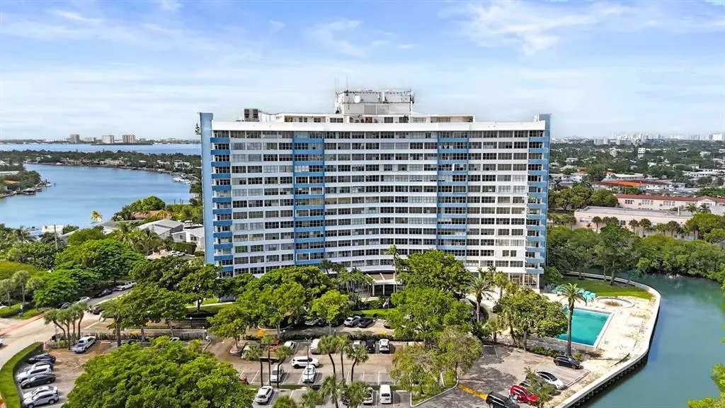 Miami Beach, FL 33141,7441 Wayne Ave #10C