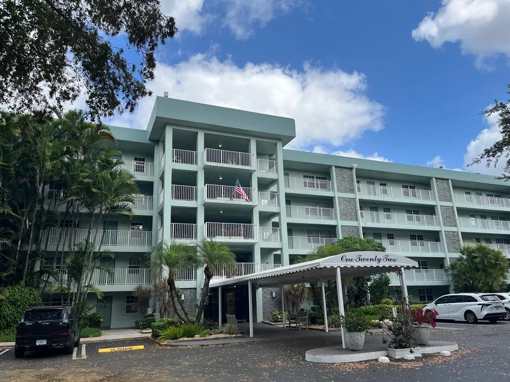 Pompano Beach, FL 33069,802 Cypress Grove Ln #309