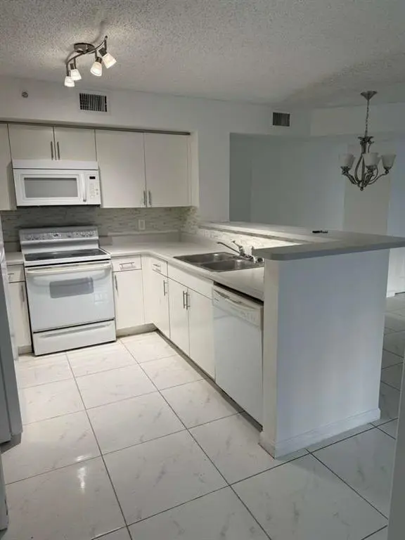 Pompano Beach, FL 33073,4856 N State Road 7 #103