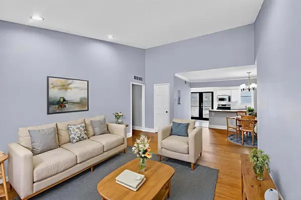 Dallas, TX 75230,7736 Meadow Road #203