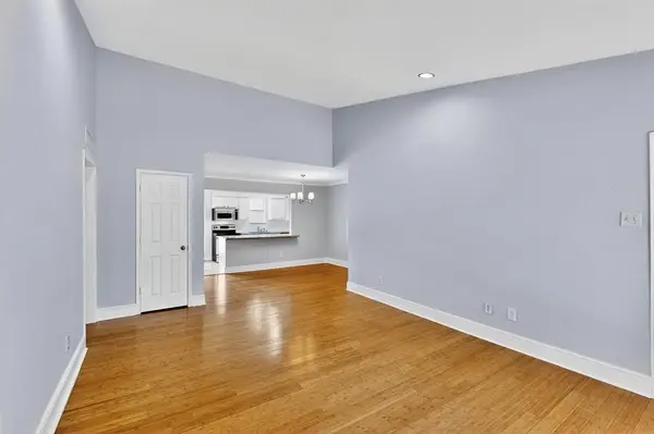 Dallas, TX 75230,7736 Meadow Road #203