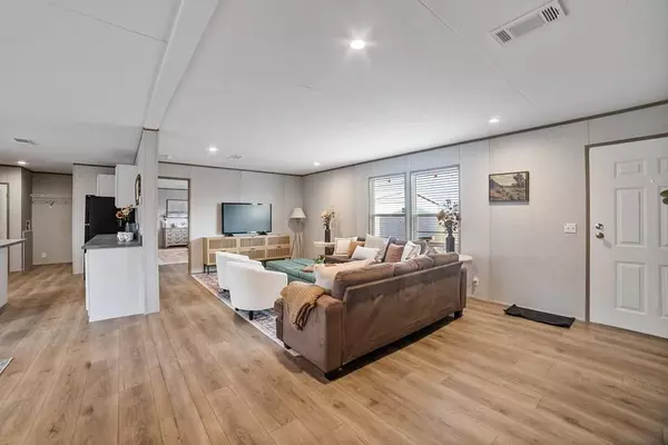 Runaway Bay, TX 76426,279 Cumberland Trail