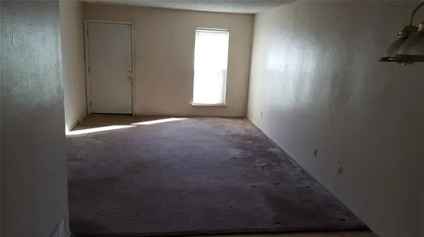 Arlington, TX 76010,1037 Southmoor Drive