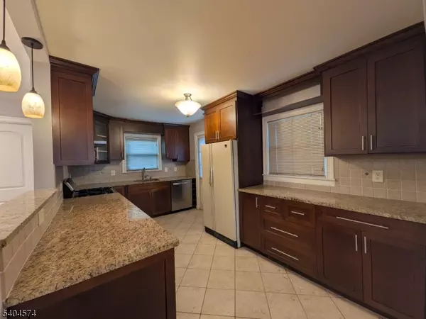 Elmwood Park Boro, NJ 07407,50 Kipp Ave