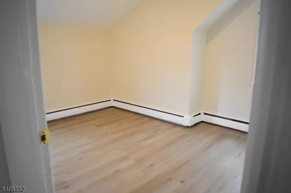 Clifton City, NJ 07011,149 E 9Th St