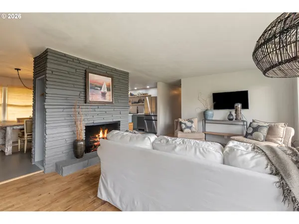 Roseburg, OR 97470,570 SE LELAND ST