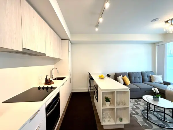 Toronto C08, ON M5C 2G3,89 Church ST #2001