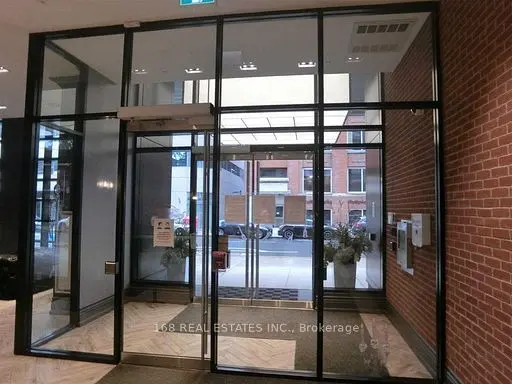 Toronto C01, ON M5V 1Y9,608 Richmond ST #901