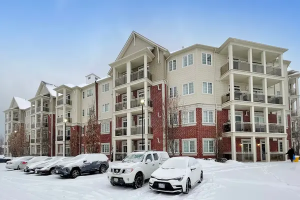 Clarington, ON L1C 0V4,80 Aspen Springs DR #423