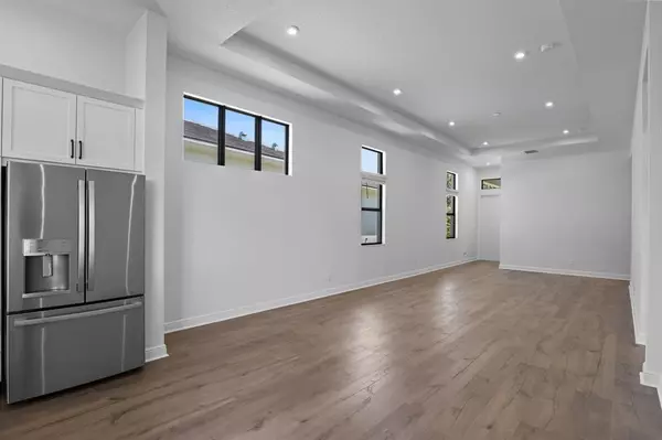 Port St Lucie, FL 34952,419 SE VIA SANGRO