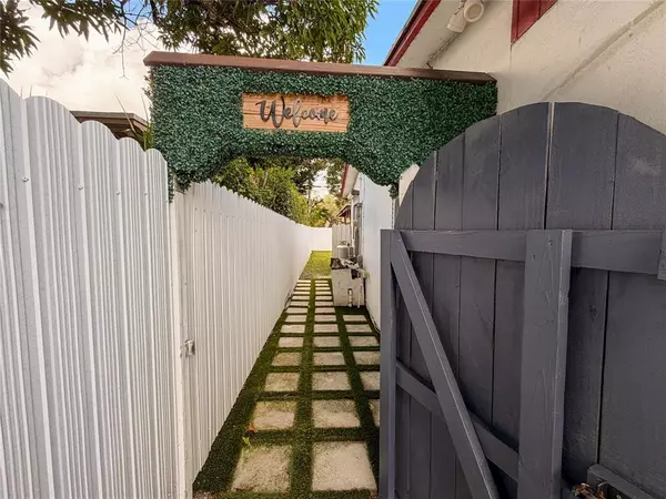 Miami, FL 33162,511 NE 161st St