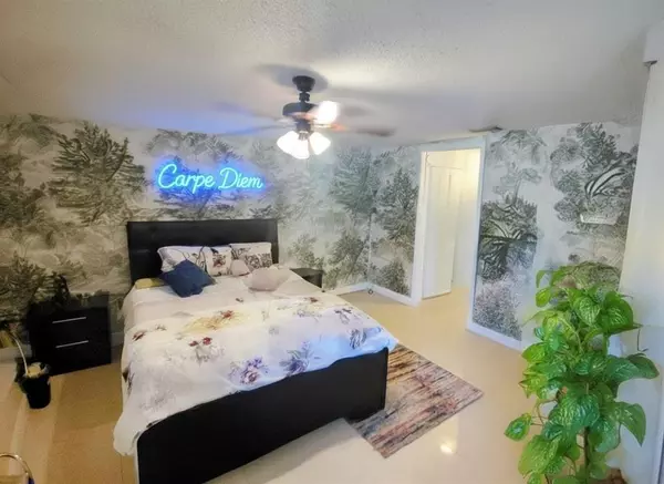 Lauderhill, FL 33313,2481 NW 56th Ave #8-16