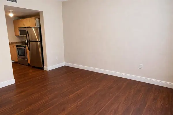 Fort Lauderdale, FL 33301,533 NE 3rd Ave #340