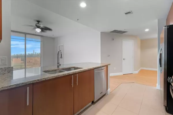 Hallandale Beach, FL 33009,1945 S Ocean Dr #509