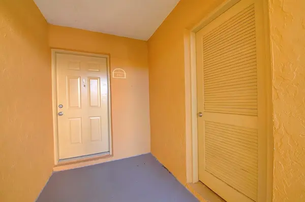 Hialeah, FL 33015,18111 NW 68th Ave #I210