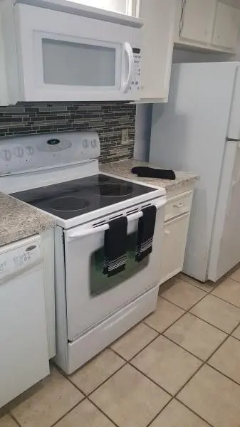 Deerfield Beach, FL 33441,733 SE 1st Way #104