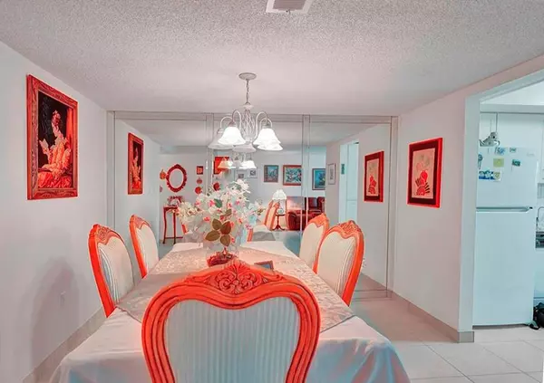 Aventura, FL 33160,18031 BISCAYNE BL #1004-3