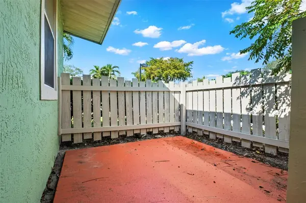 Tamarac, FL 33321,7172 Southgate Blvd #7172