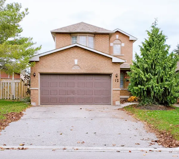 12 Gore DR, Barrie, ON L4N 8L3
