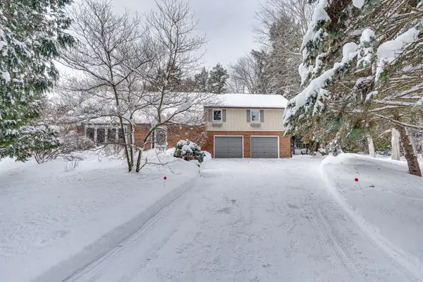 37 George CRES, Caledon, ON L7C 1G3