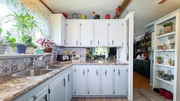 45 REDFORD DR, South Huron, ON N0M 1S3