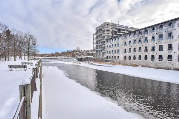 Cambridge, ON N3C 1A2,19 Guelph AVE #106