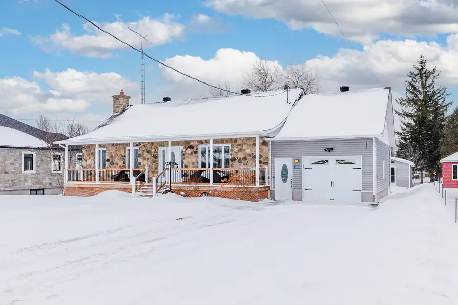 20322 Lochiel ST W, North Glengarry, ON K0C 1A0