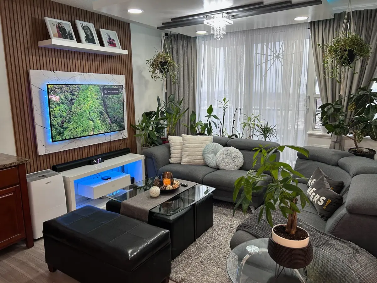 Toronto E08, ON M1J 3K2,15 Torrance RD #1210