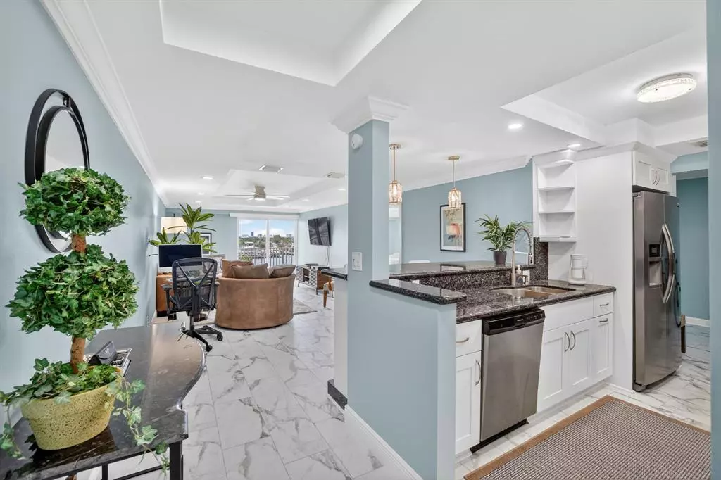 Fort Lauderdale, FL 33304,95 N Birch Rd #702