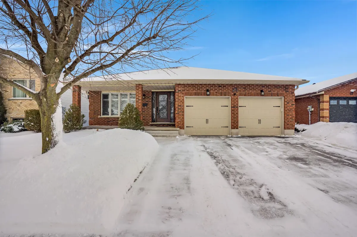 Cambridge, ON N1P 1A3,35 Southview CRES