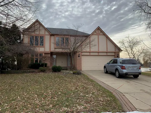 1698 Mackwood RD, Rochester Hills, MI 48307